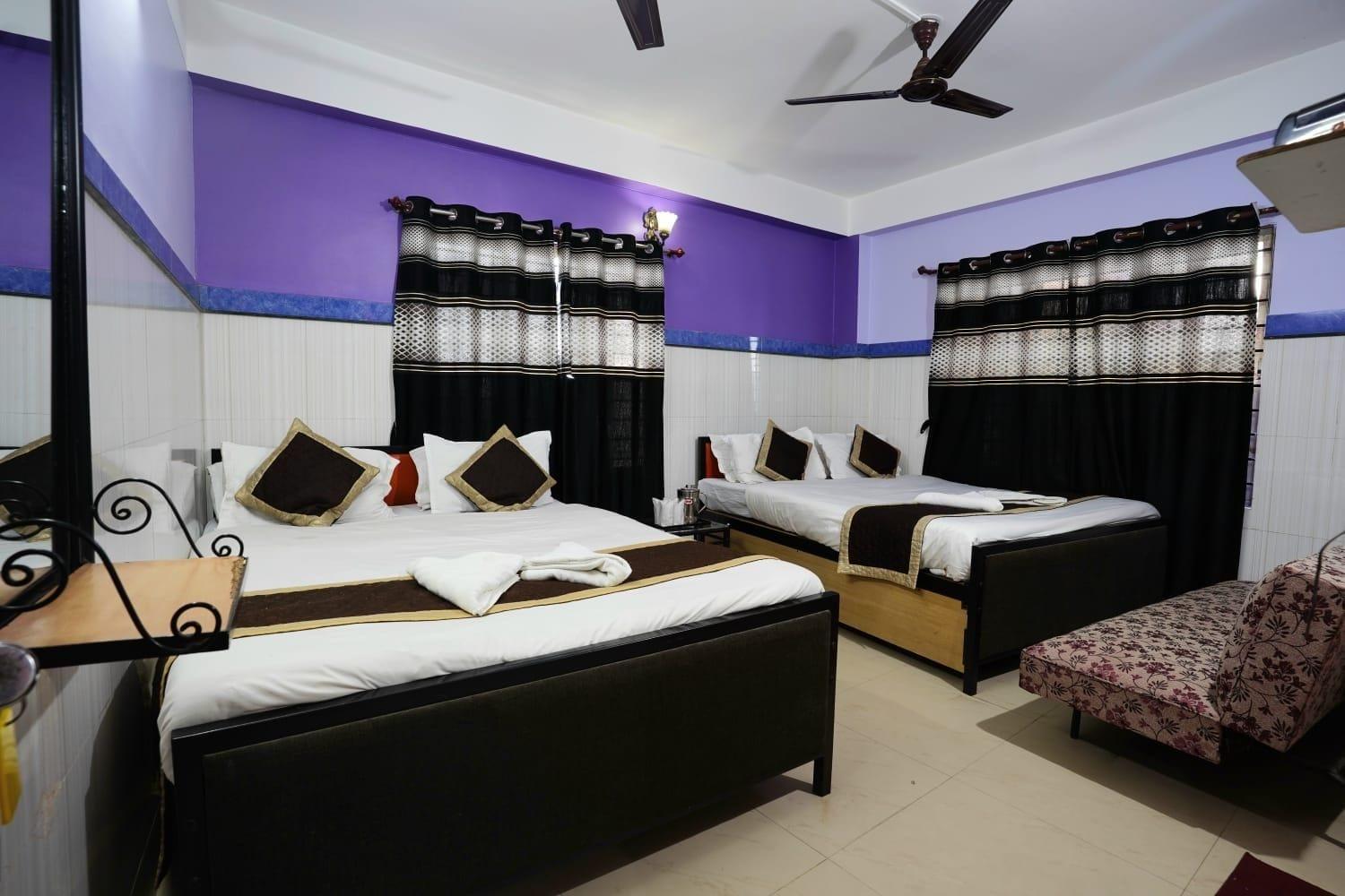 Tirupati Lodge Njp Силигури Екстериор снимка