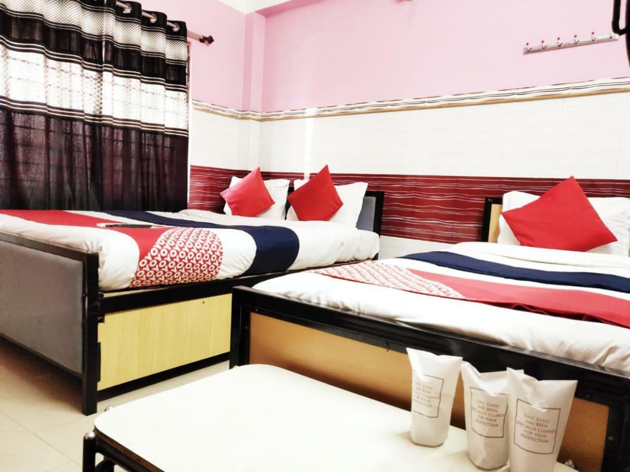 Tirupati Lodge Njp Силигури Екстериор снимка